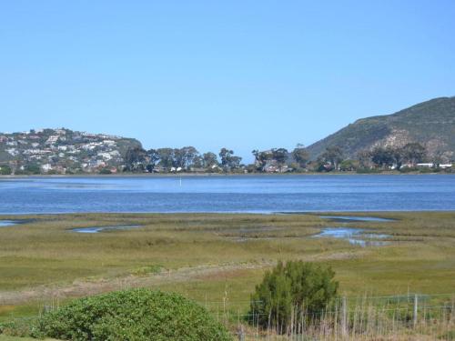 Thesen View Exquisite Views with Bikes & Canoe — 4-Star Luxury Hotel in Knysna, South Africa