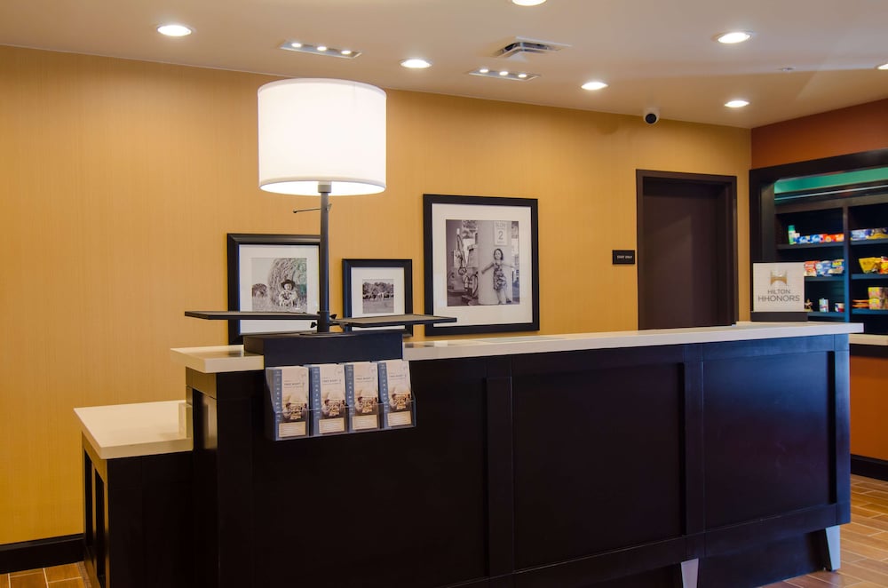 Hampton Inn & Suites Huntsville - photo 3