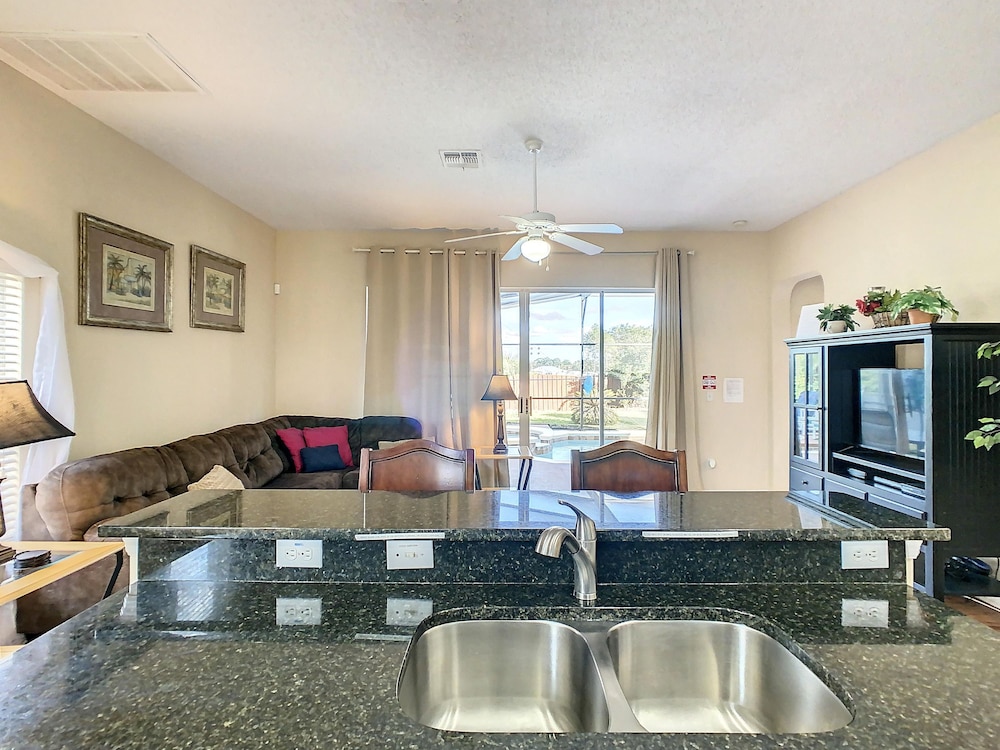 5br Lakeside Retreat W Resort Perks & Pvt Hot Tub - photo 27