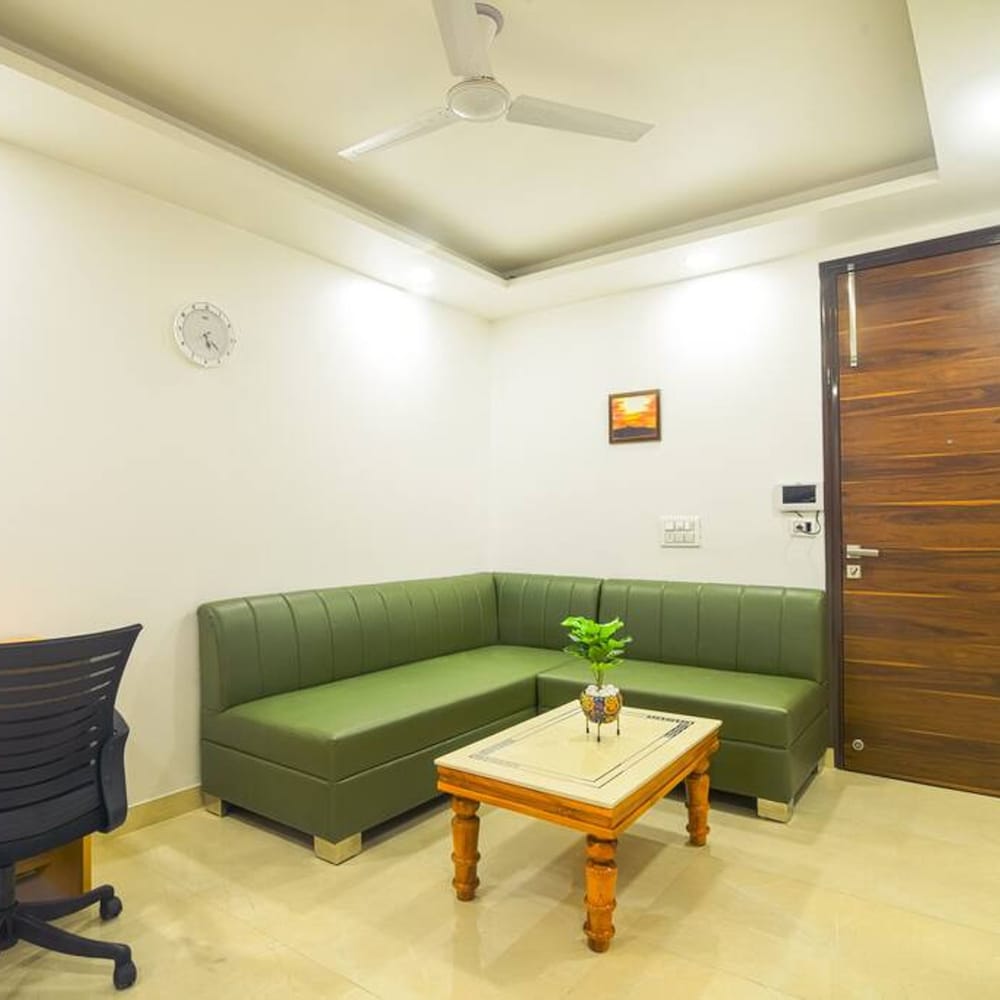 Cyber Hub Retreat Near Global Foyer