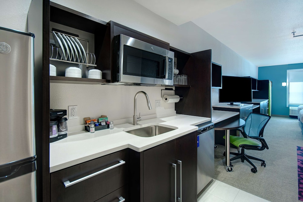 Home2 Suites by Hilton Burleson - photo 17