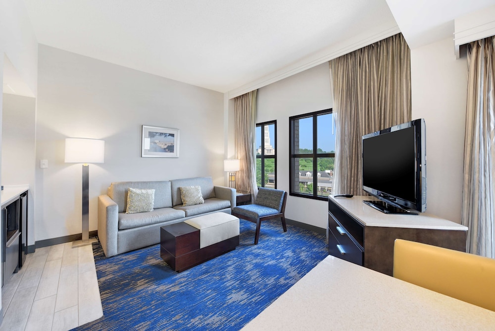 Embassy Suites by Hilton Alexandria Old Town - photo 17