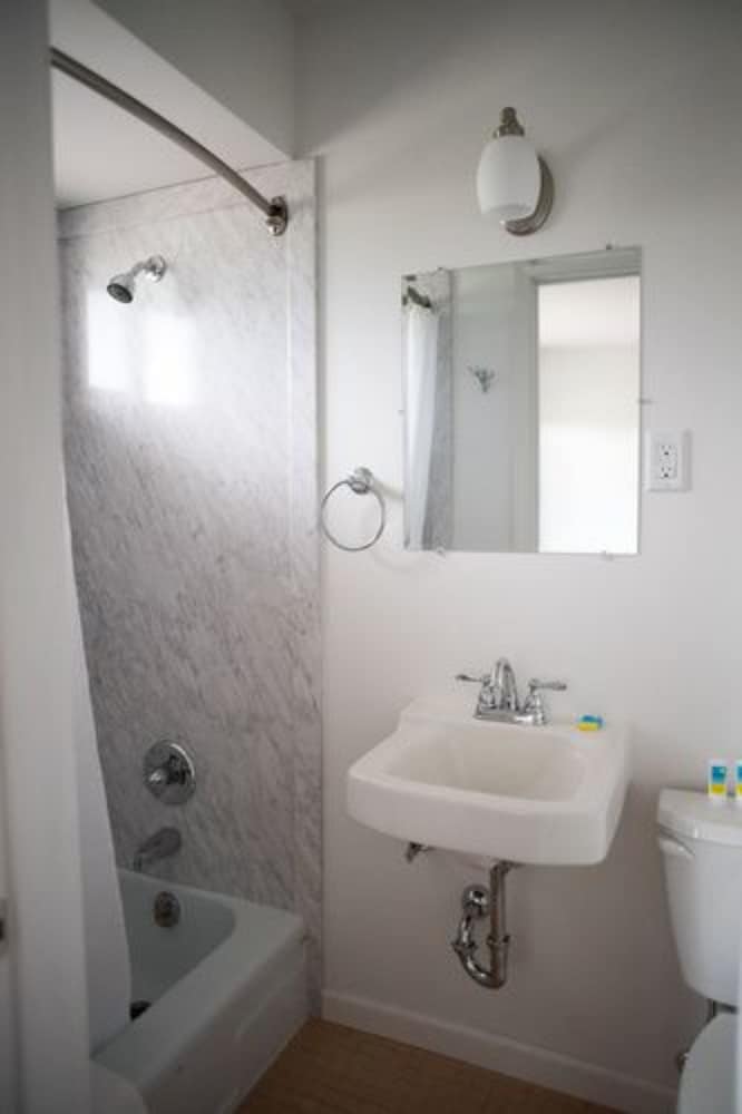 Three Lakes Motel - photo 17