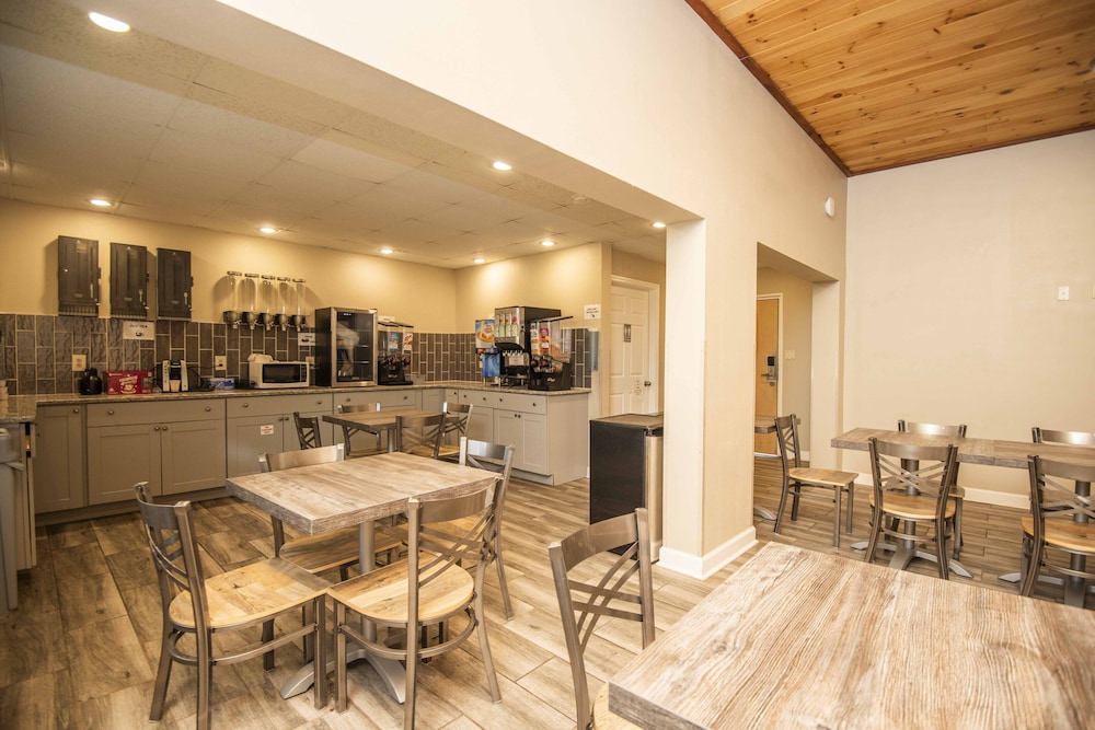 Tremont Lodge & Resort - photo 249