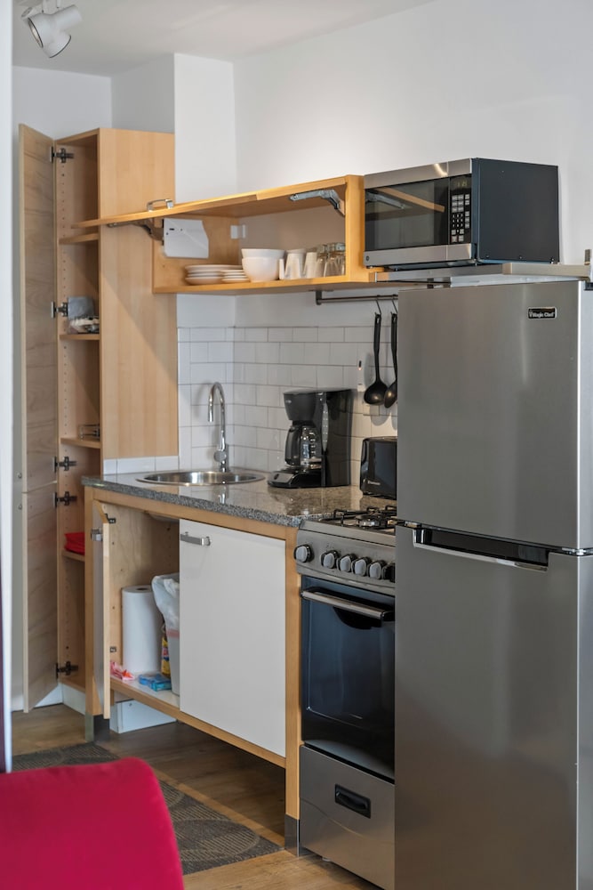 Studios On 25th by BCA Furnished Apts - photo 28