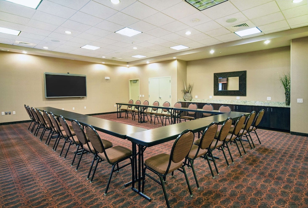 Hampton Inn Beloit - photo 36