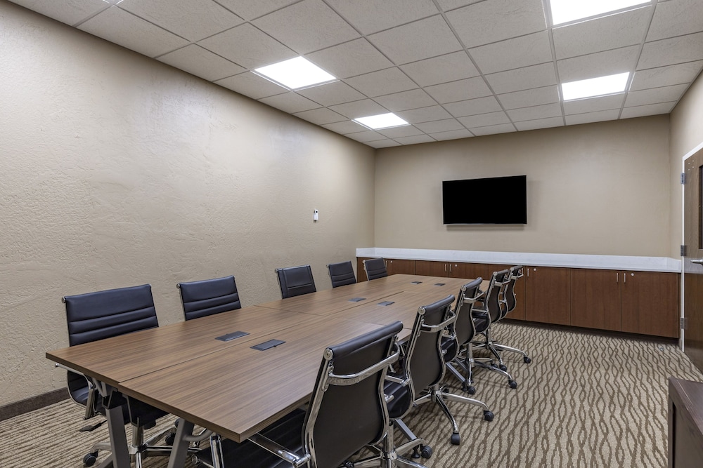 Garner Hotel Butte by IHG - photo 57