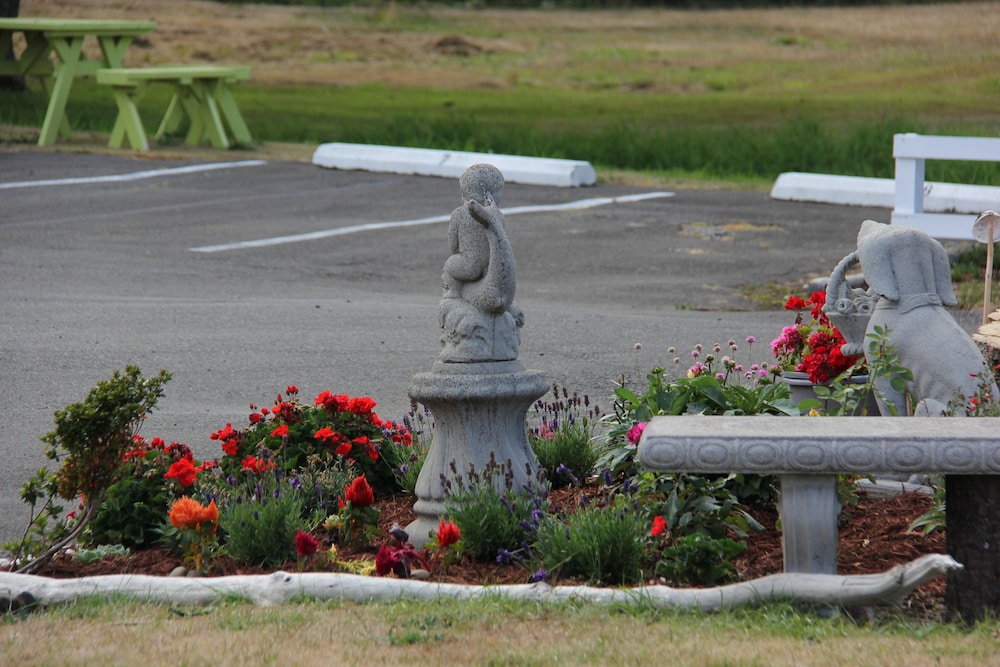 Mariner's Cove Inn - photo 59