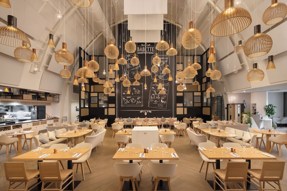 Hilton Garden Inn Bordeaux Centre — 4-Star Luxury Hotel in Bordeaux, France