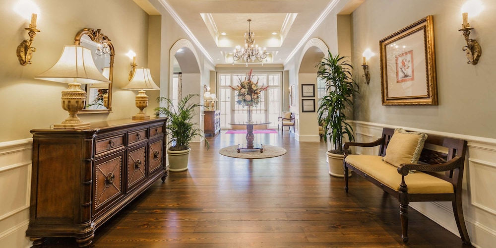 Hampton Inn and Suites Savannah Historic District - photo 15