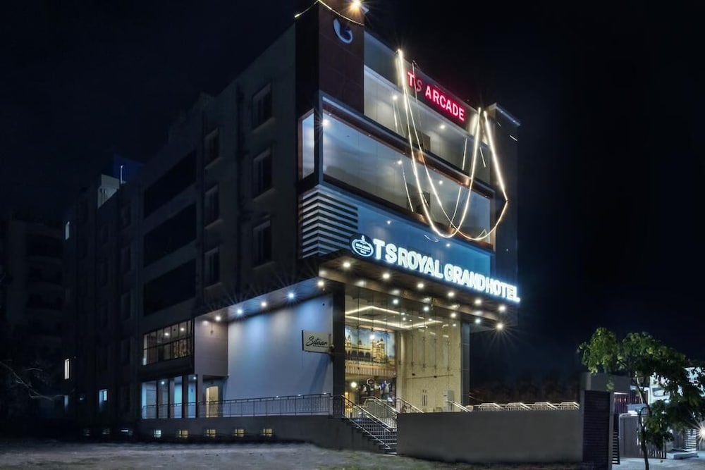 TS Royal Grand Attibele Hosur - carbon neutral hotel in Anekal