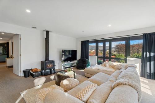 Mt Roy Views - carbon neutral hotel in Wanaka