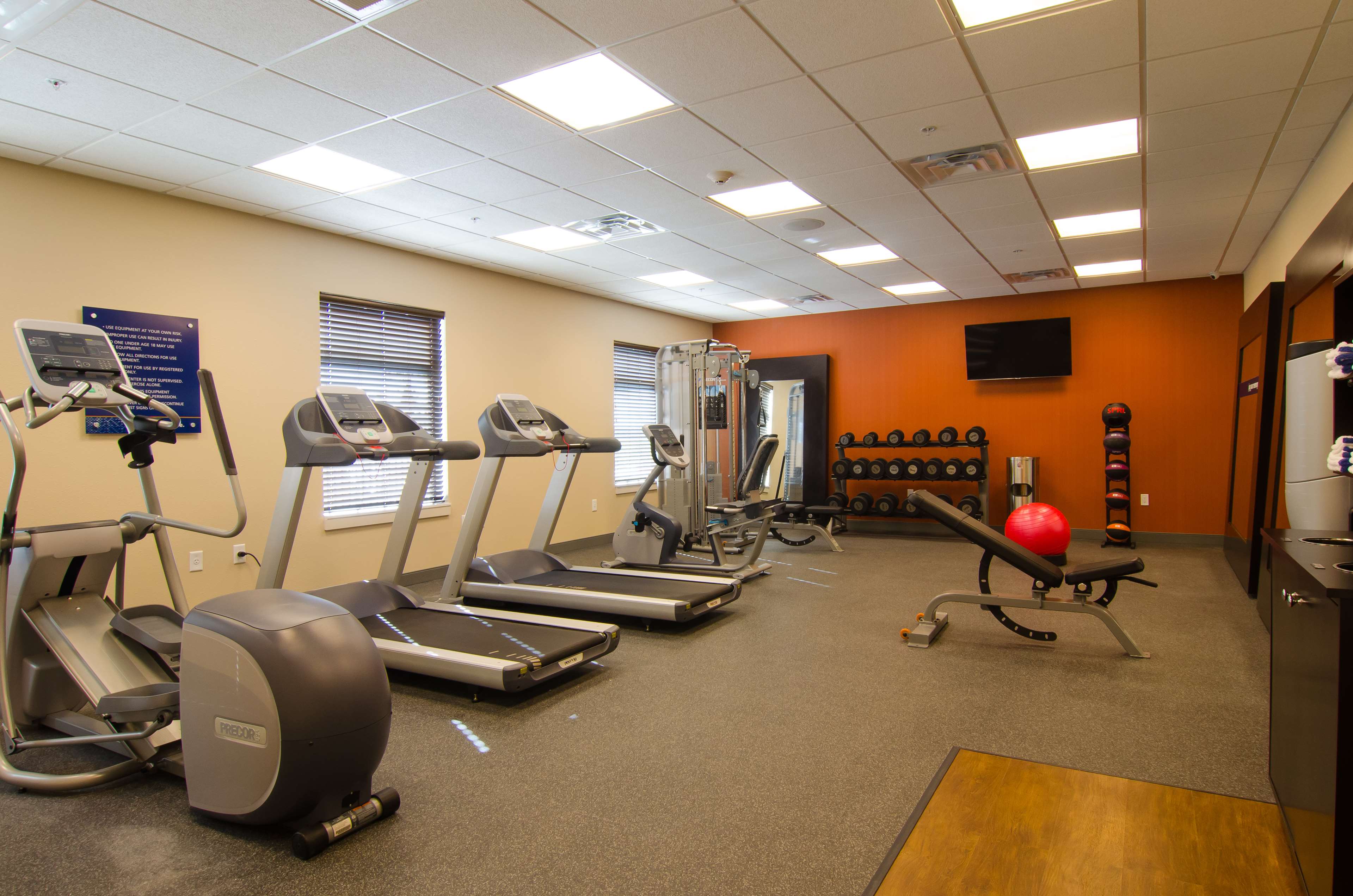 Hampton Inn & Suites Huntsville - photo 11