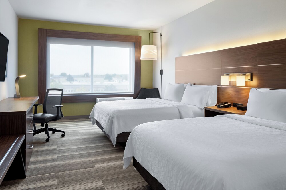 Holiday Inn Express & Suites Madison West Middleton - photo 10