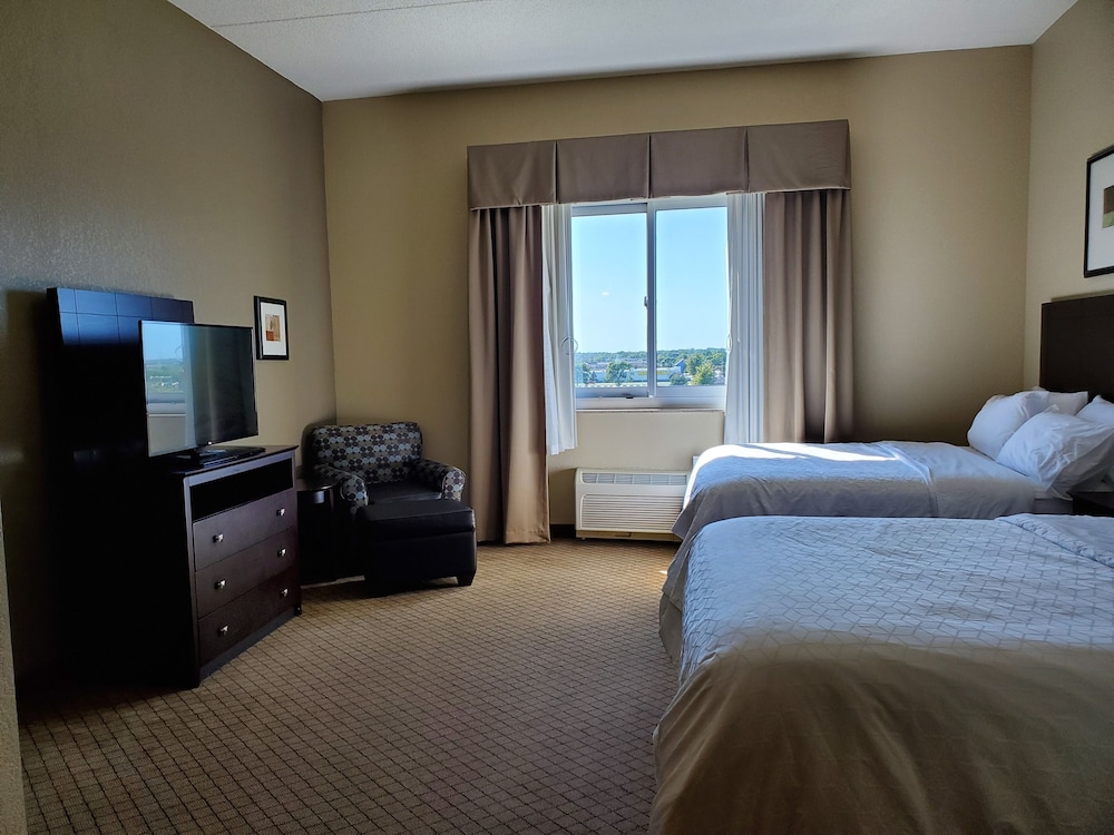 Holiday Inn Express Hotel and Suites Mankato East by IHG - photo 22
