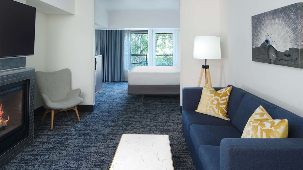 River's Edge Hotel Portland Tapestry Collection by Hilton - photo 17