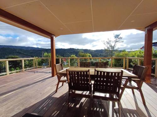 Family friendly 4 bedroom home with outdoor living — 4-Star Luxury Hotel in Picton, New Zealand
