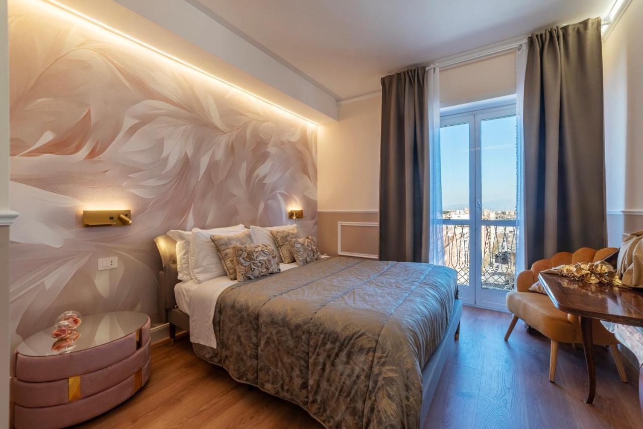 Ych Ponte Lungo Apartment — 4-Star Luxury Hotel in Rome, Italy