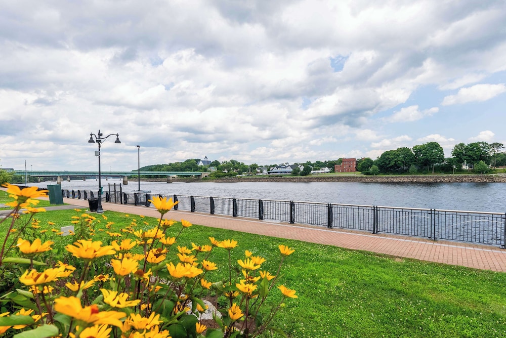 Fireside Inn & Suites Bangor - photo 66