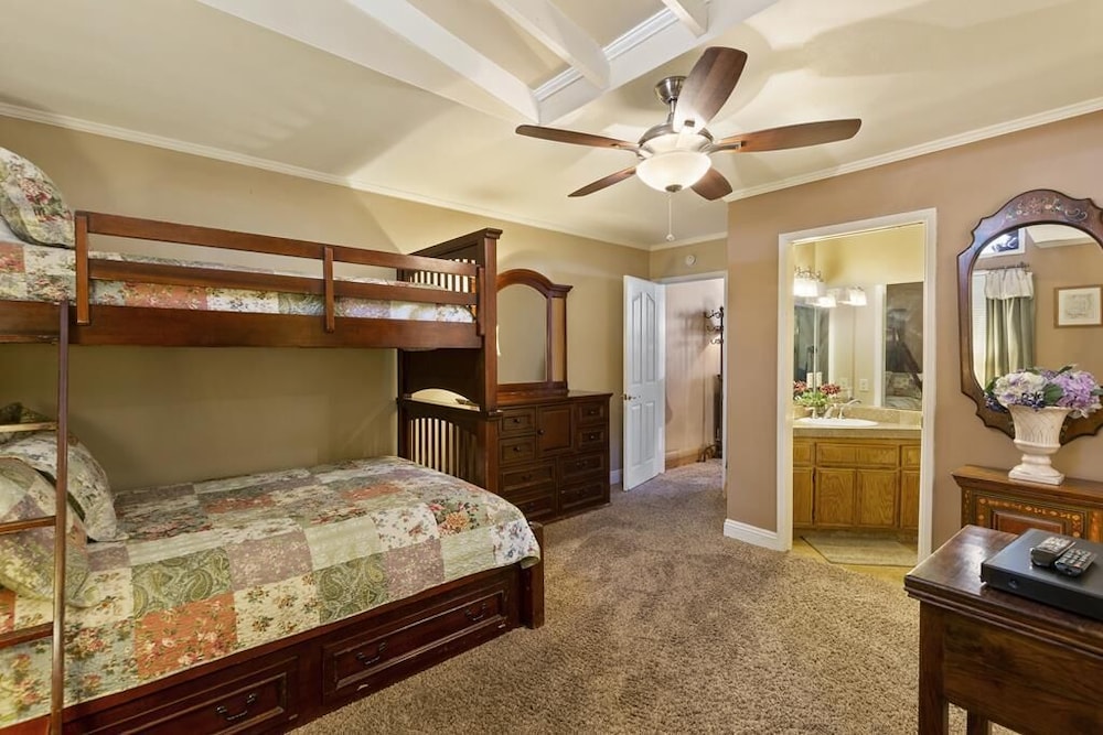 011 Fox Manor - photo 9