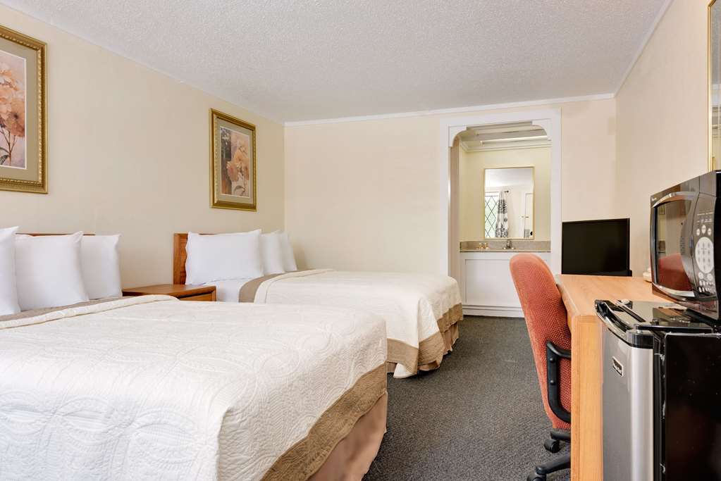 Knights Inn Cleveland Macedonia - photo 8