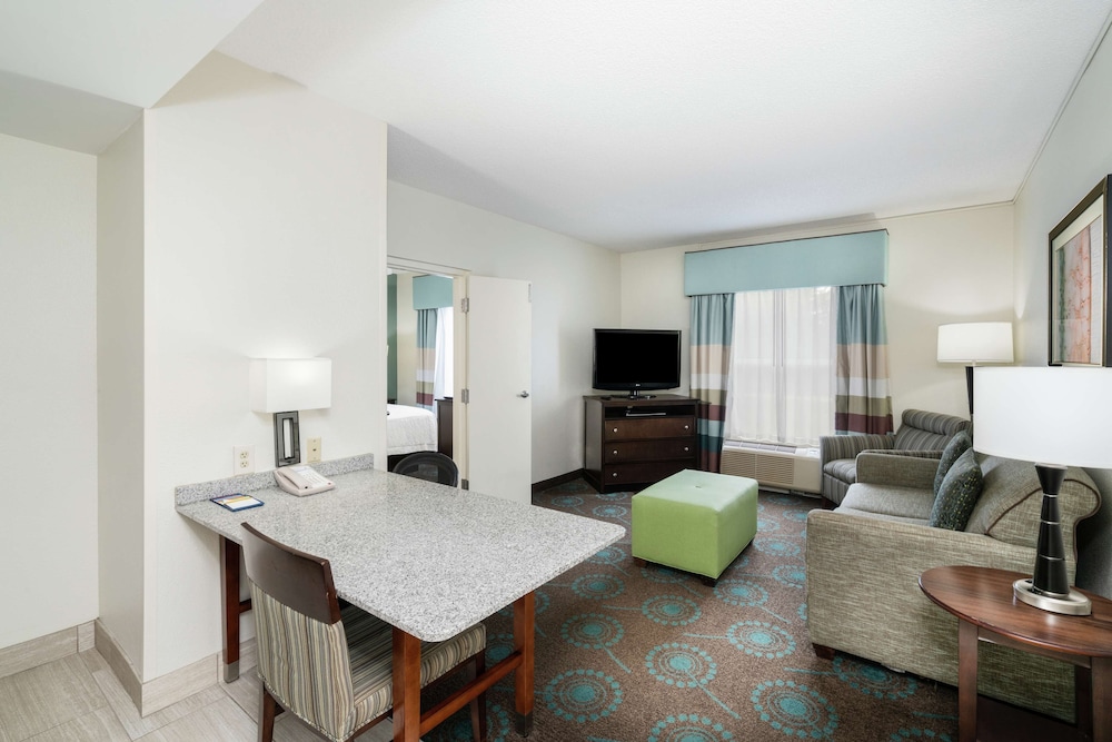 Hampton Inn & Suites Mooresville Lake Norman - photo 18