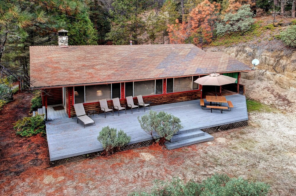Longview - carbon neutral hotel in Unknown City
