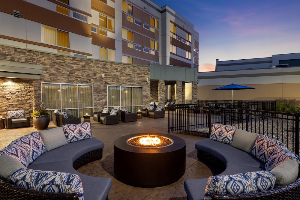 Courtyard by Marriott Omaha Bellevue Beardmore Event Center - photo 23