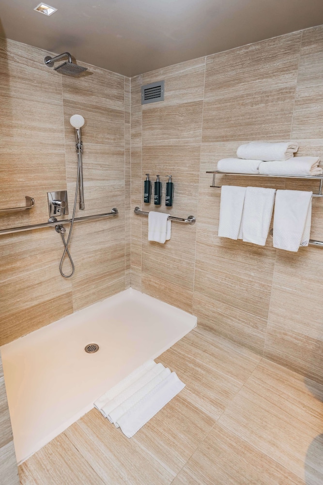 Millennium Hilton New York One UN Plaza - photo 61