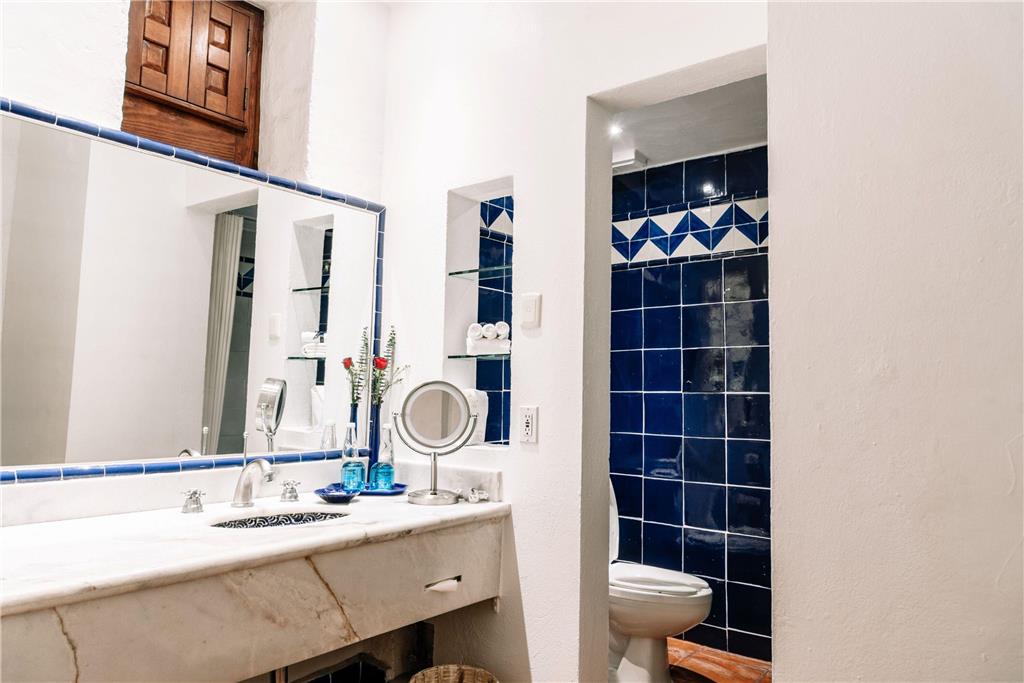 Governor Suite bathroom