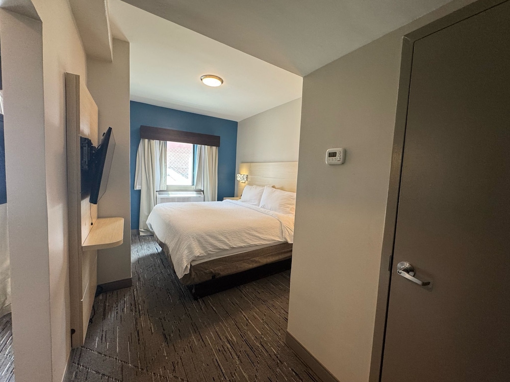Holiday Inn Express & Suites Atlanta Downtown by IHG - photo 53