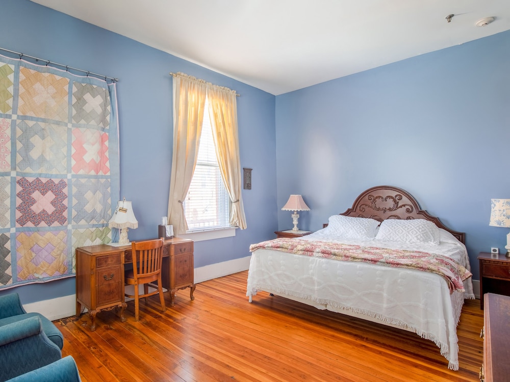 The Belmont Inn - photo 19