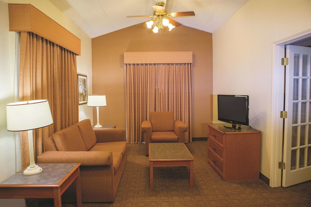 Travelodge by Wyndham Mobile - photo 7