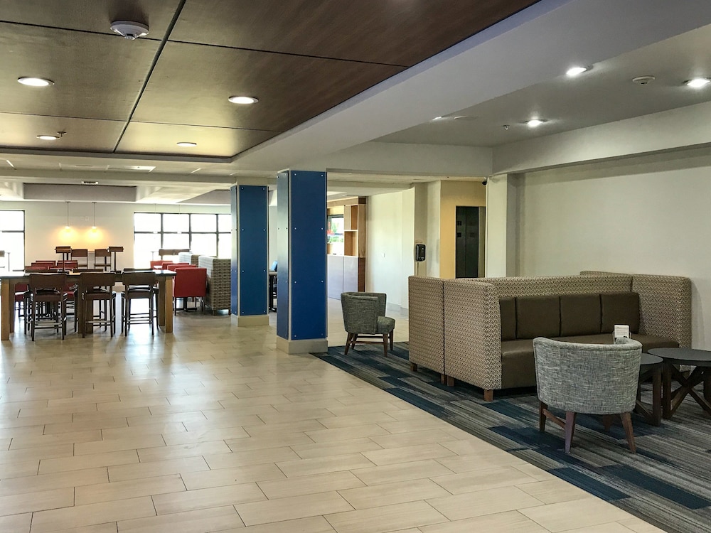 Holiday Inn Express & Suites Lubbock West by IHG - photo 36