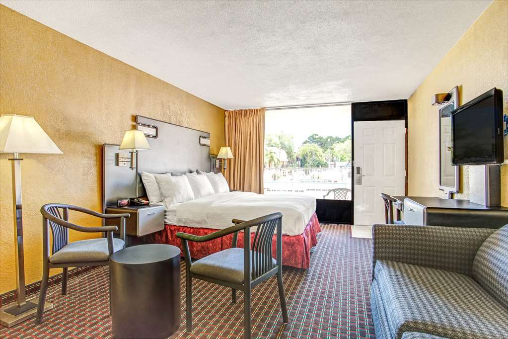 Days Inn by Wyndham St. Petersburg Central - photo 29