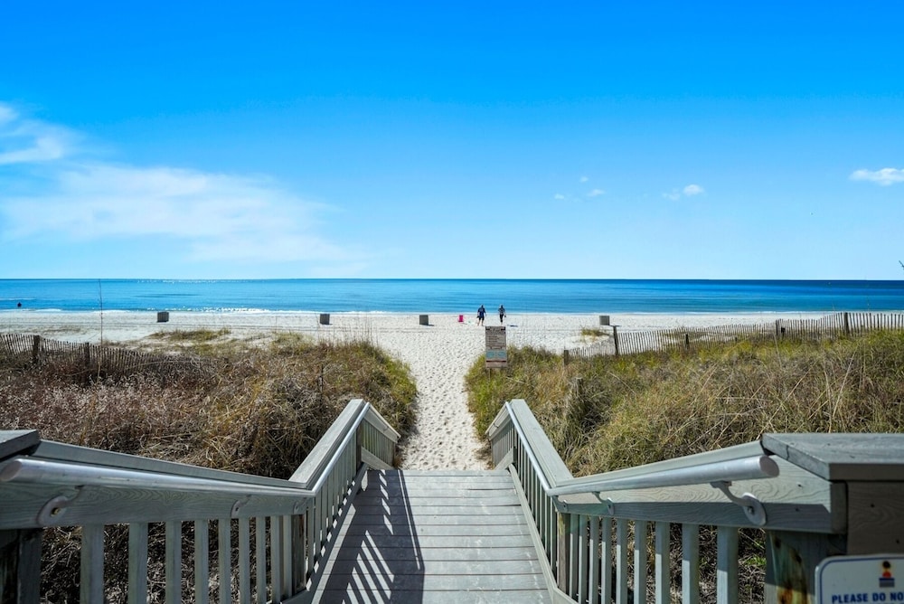 Sea horsey 3 Bedroom Condo by RedAwning — 4-Star Luxury Hotel in Panama City Beach, United States