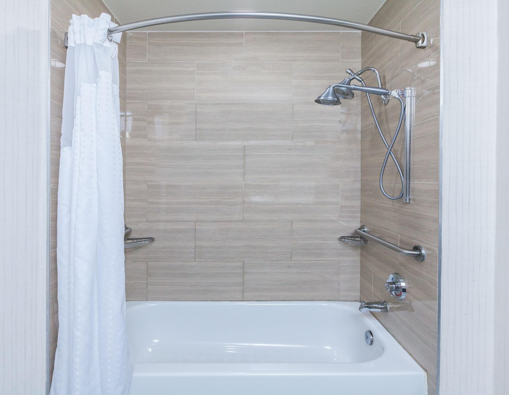 Holiday Inn Express & Suites Houston East by IHG - photo 26