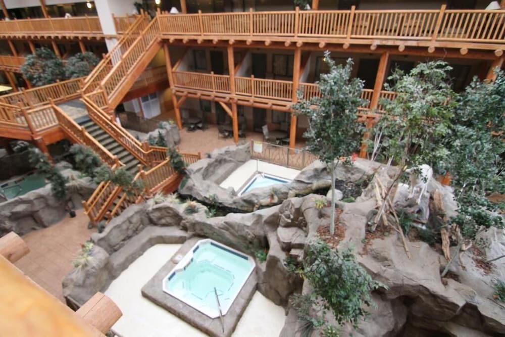 Casper C'mon Inn Hotel & Suites - photo 36