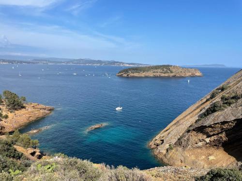 Agreable Studio Avec Cave Et Parking Privatif in La Ciotat, France