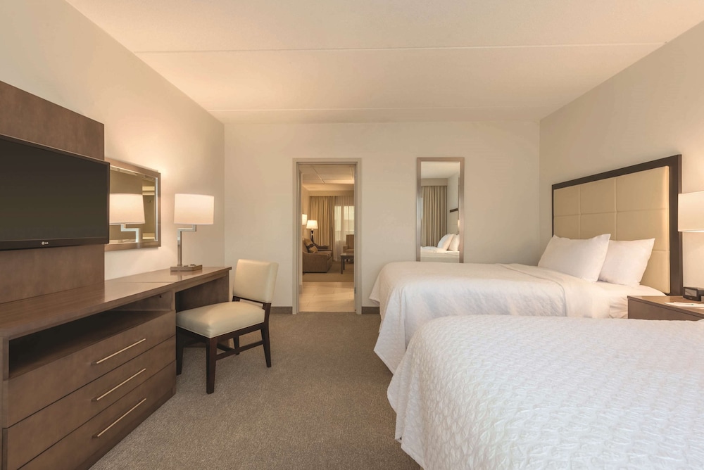 Embassy Suites by Hilton Milwaukee Brookfield - photo 23