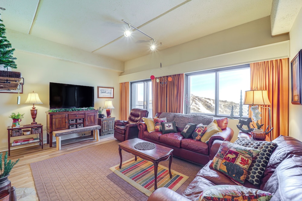 Sugar Mountain Resort Condo by Hiking & Wineries - photo 2
