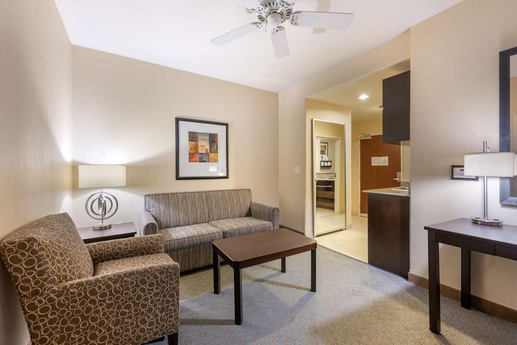 Best Western Plus Midland Suites - photo 15