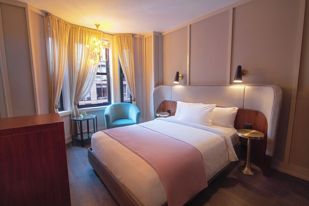 The Evelyn Hotel - photo 14