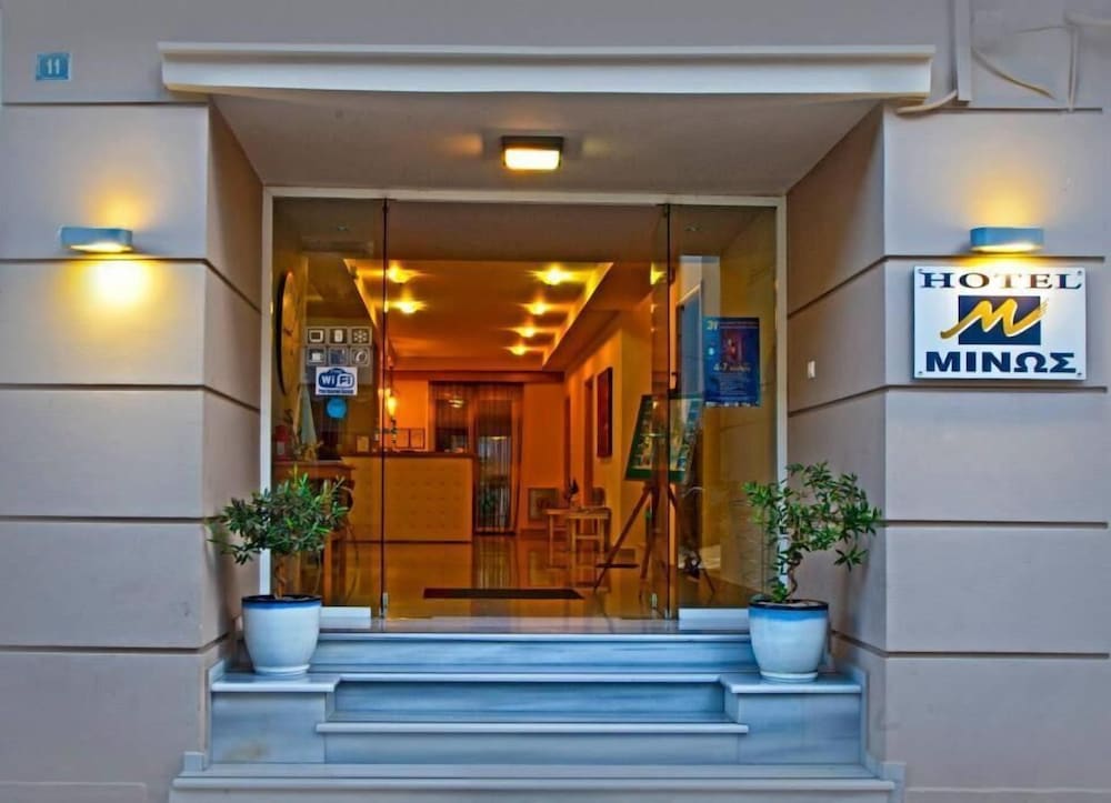 Minos Hotel