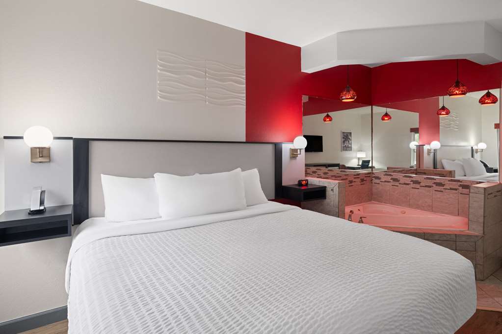 Ramada by Wyndham Locust Grove - photo 19