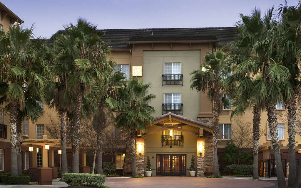 Larkspur Landing Extended Stay Suites Pleasanton - carbon neutral hotel in Pleasanton