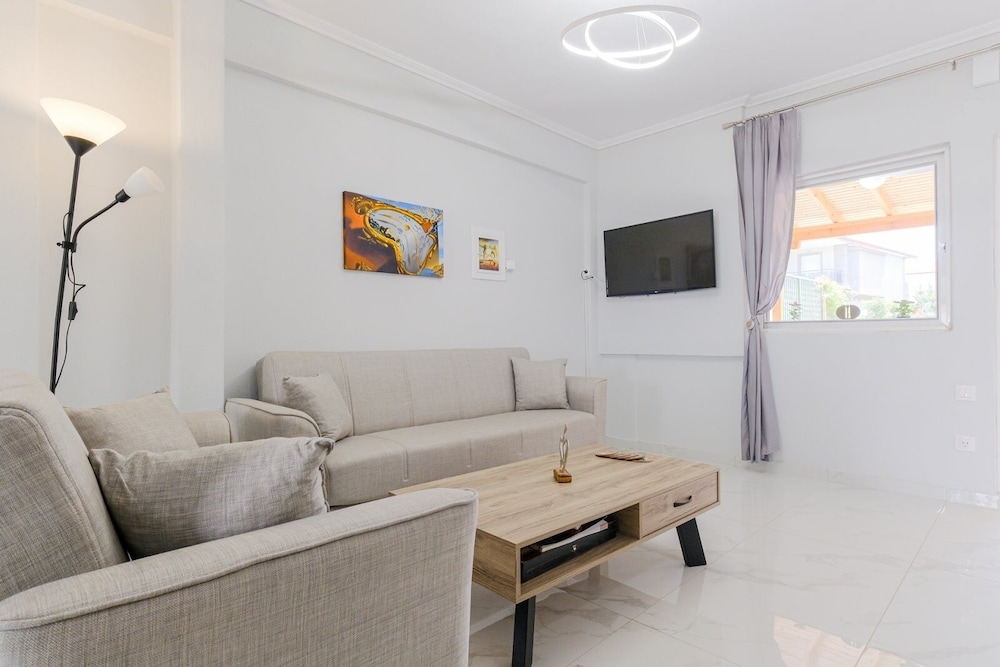 Artistic Vibe by RentalsPro Nikiti Halkidiki — 4-Star Luxury Hotel in Nikiti, Greece