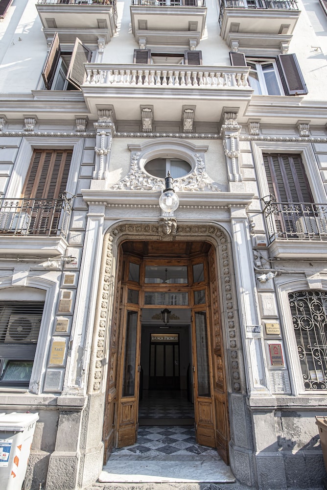 Napul'è 19 - carbon neutral hotel in Naples