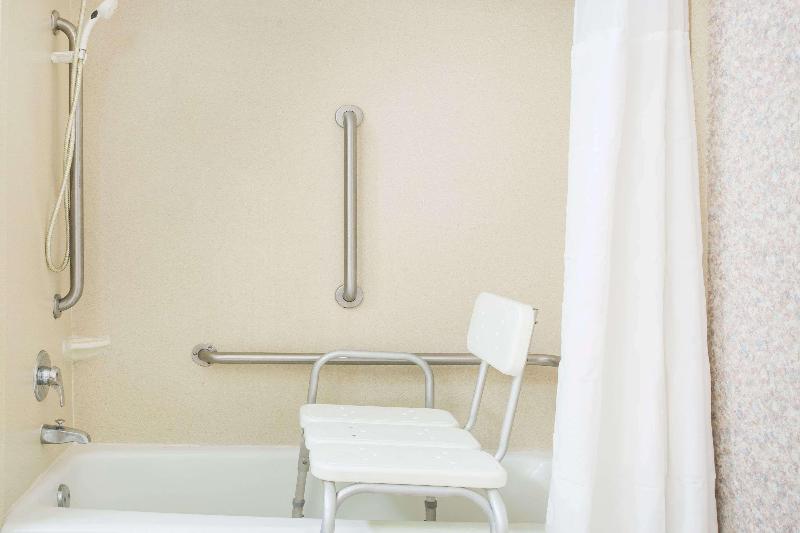 Ramada by Wyndham & Suites Warner Robins - photo 25