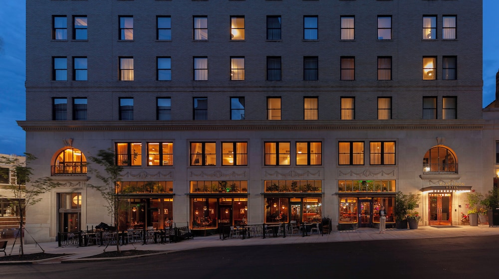 The Flat Iron Hotel - photo 28